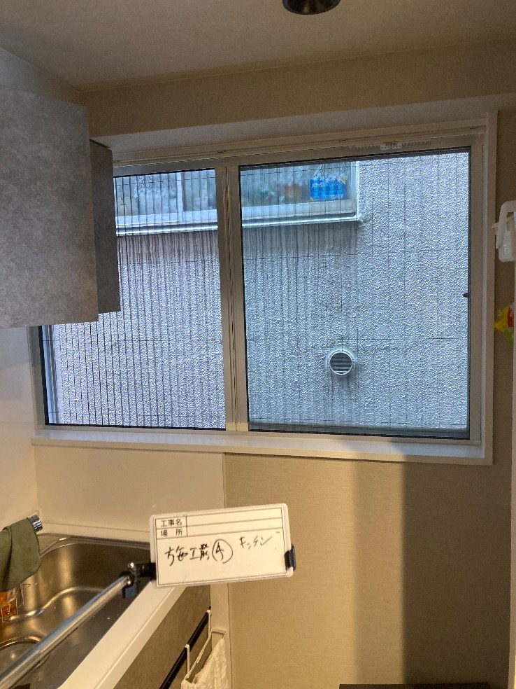 新宿区 内窓設置前の窓 その2